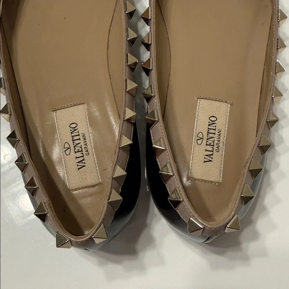 VALENTINO GARAVANI Rockstud leather point-toe flats